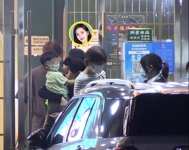 女助理出行又被拍女方看着他笑的很灿烂long8唯一登录被曝离婚后吴奇隆和(图16)